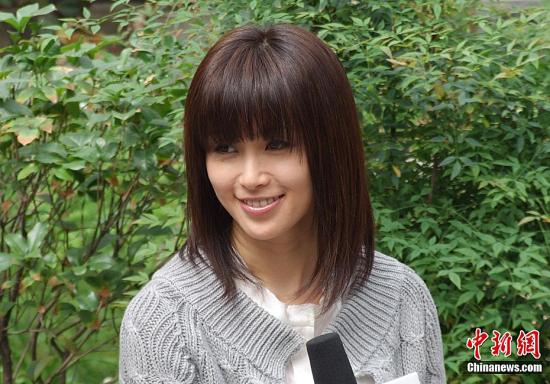 亚洲卡2卡三卡4卡2021老狼海报