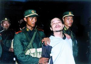 日产精品一线二线三线 日产价格及目标受众海报