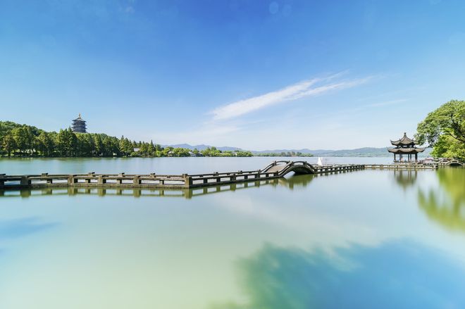 草莓榴莲向日葵18岁精品绿色海报