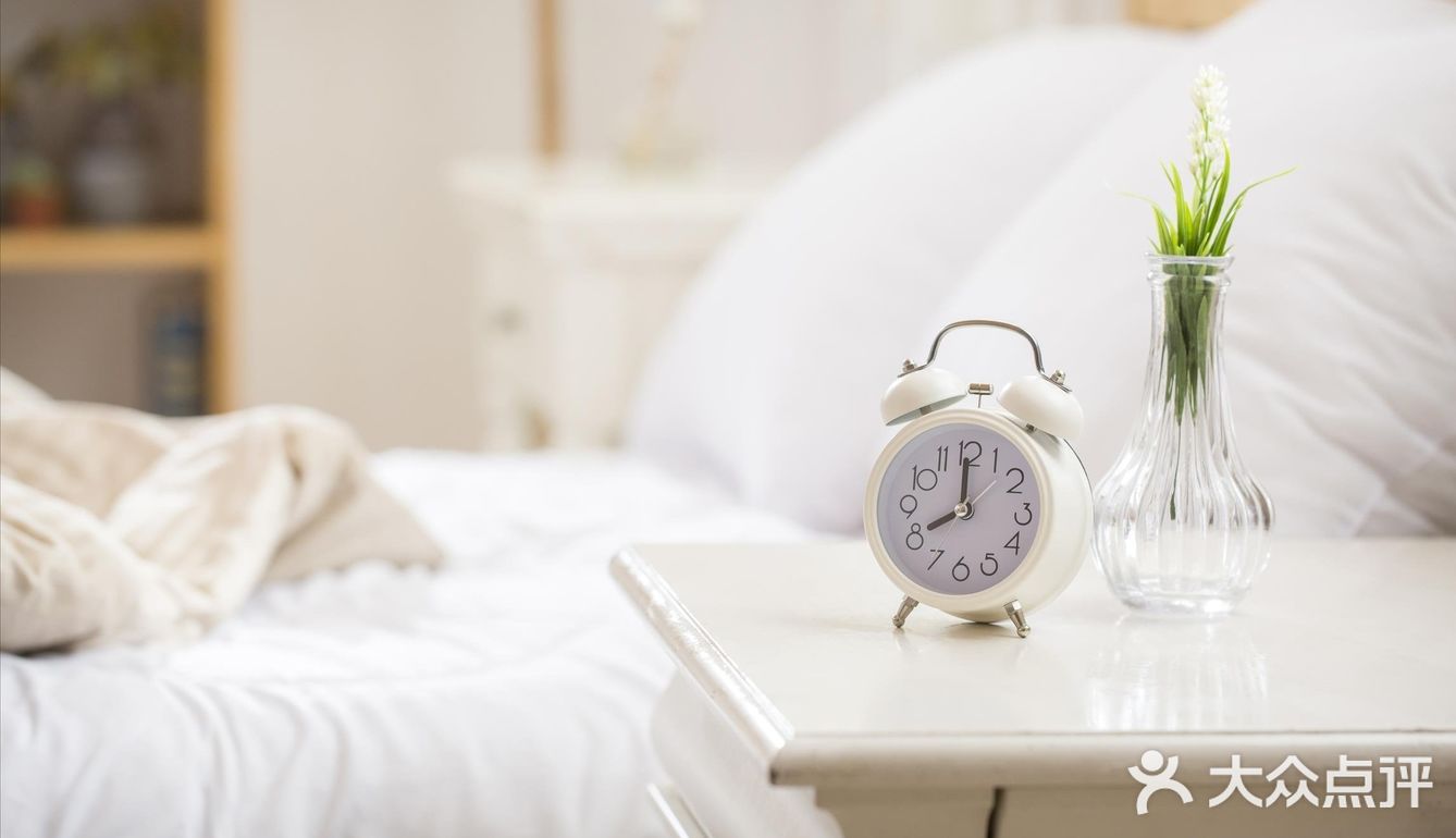 国内精品自线在拍海报