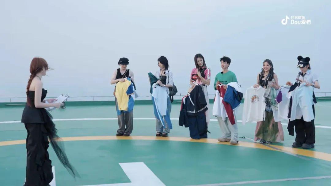 迈开腿让我看看你的动漫视频海报