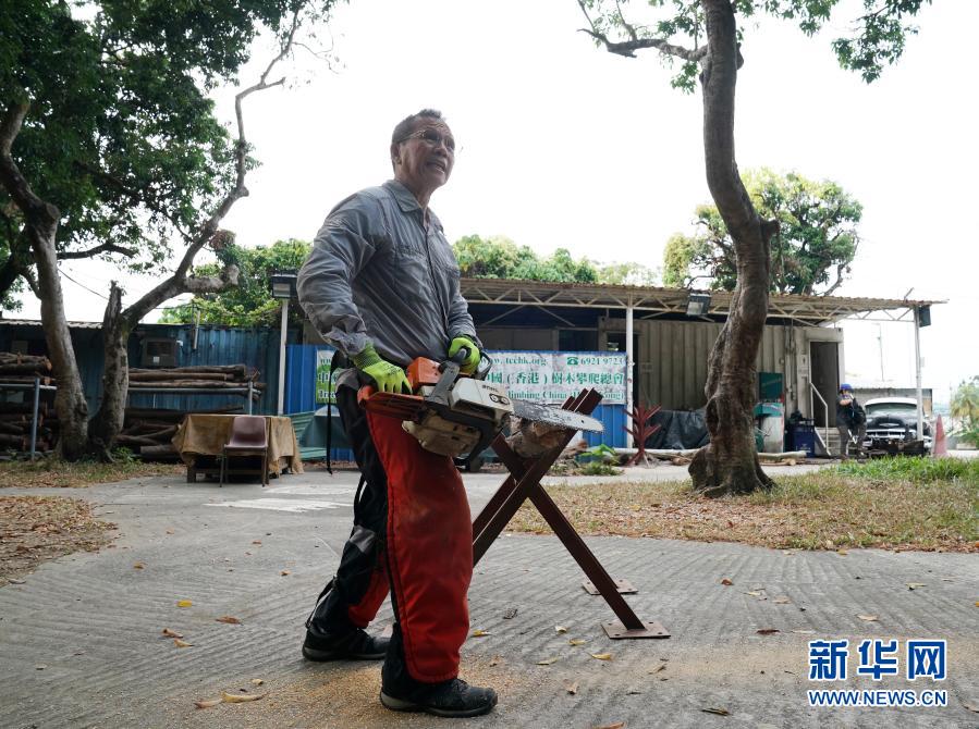 公交车上被上了 无论对方是公交谁、请告诉我海报